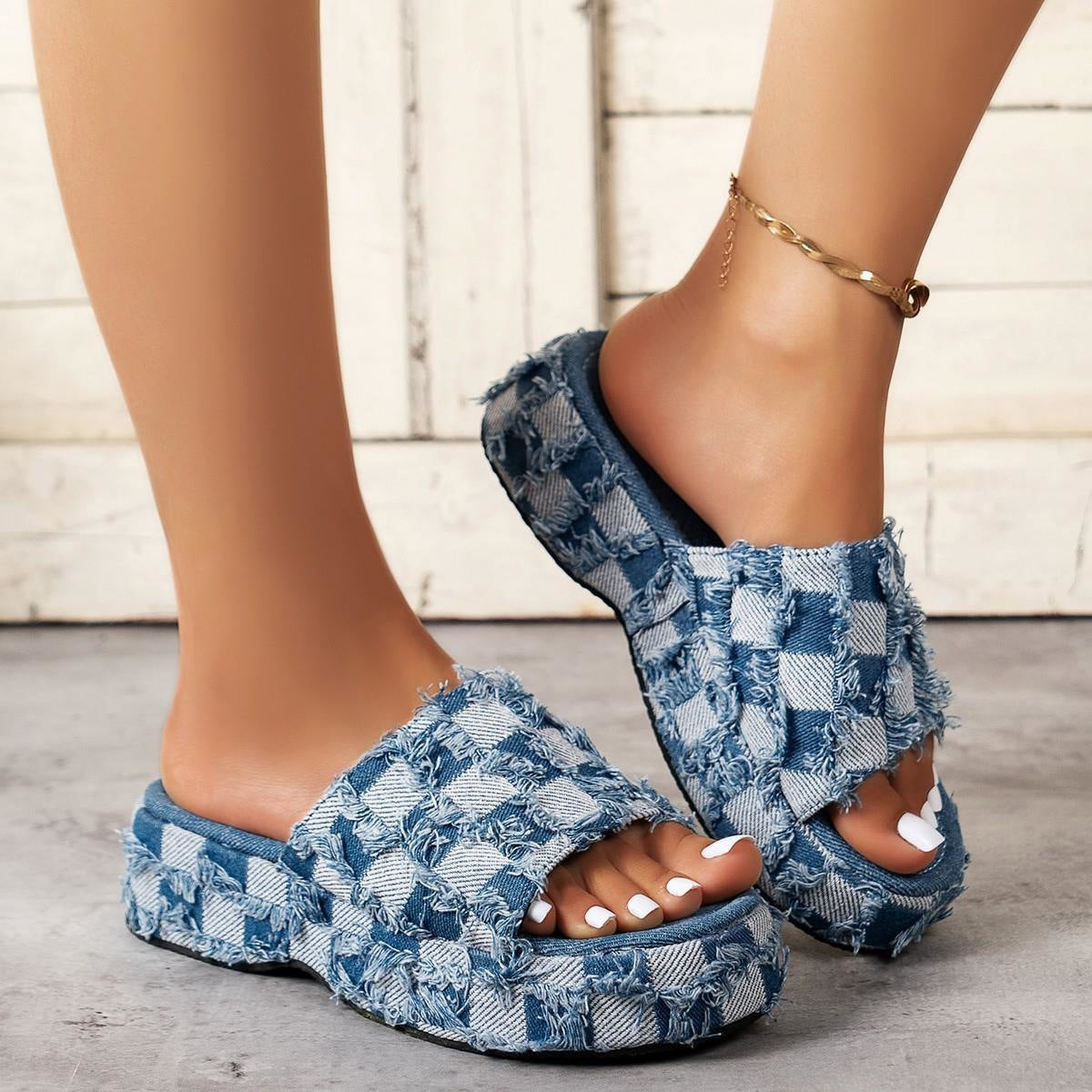 Wholesale PU Thick Soled Color Matching Slippers
